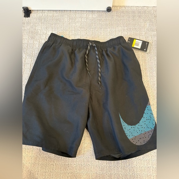 Men’s nike swim black repel trunks  size medium NWT  , inseam is 7 inches - Picture 1 of 7